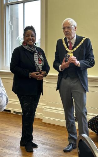 Image 2 Lord Mayor showing gift from Dr. Long